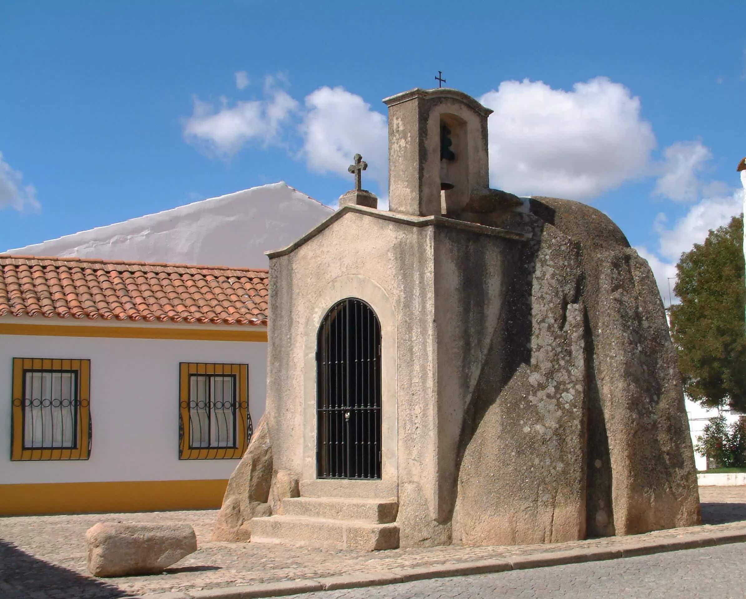 Anta Capela de Sao Dinis